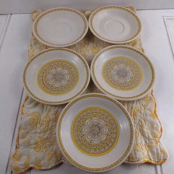 5 Vintage Franciscan Hacienda Gold Beige Saucers - 6 3/8" - Picture 2 of 5